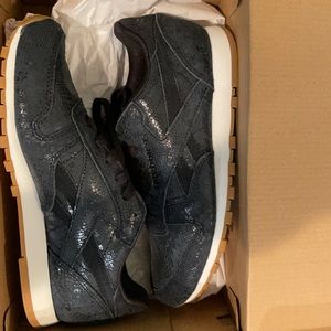 Women’s Reebok shoes